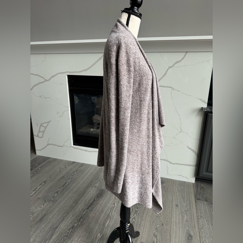 Barefoot Dreams Bamboo Chic Lite in Size Small/Medium - Picture 2 of 6